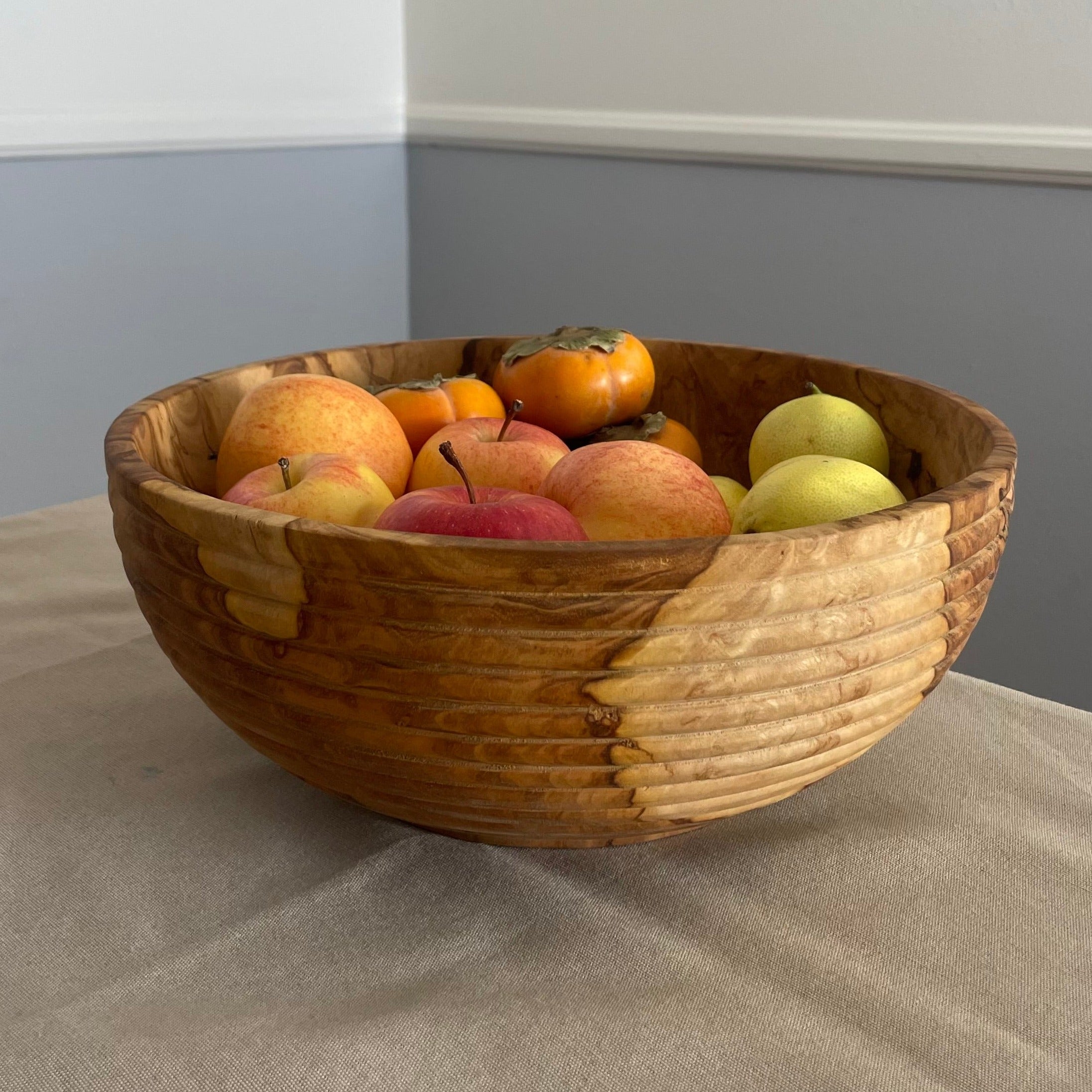 Large wooden salad bowl with leaf shape hand carved from popular the natural teakwood root. Or fruit bowl.