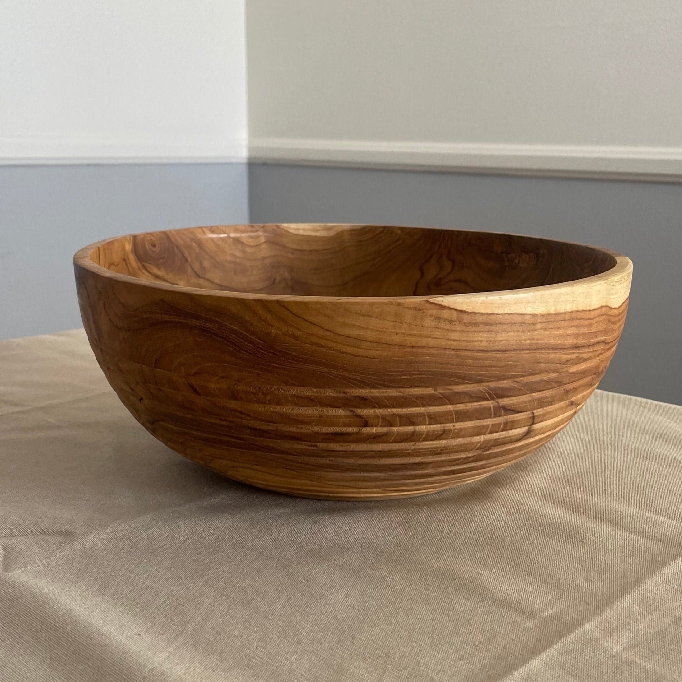 Large Teak Wood Big Carving Salad Bowl with Top Carving, Handcarved in Indonesia