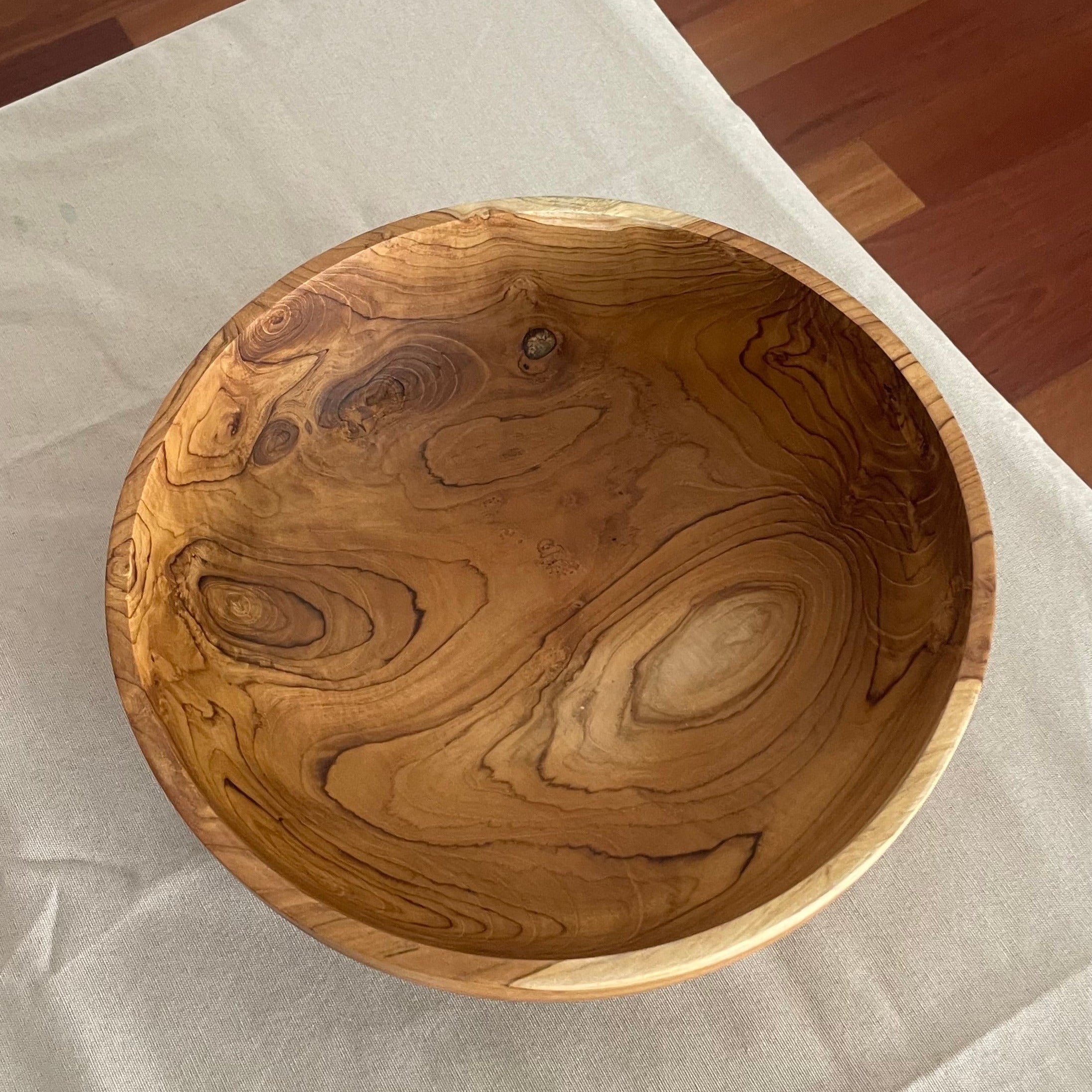 Large Teak Wood Big Carving Salad Bowl with Top Carving, Handcarved in Indonesia